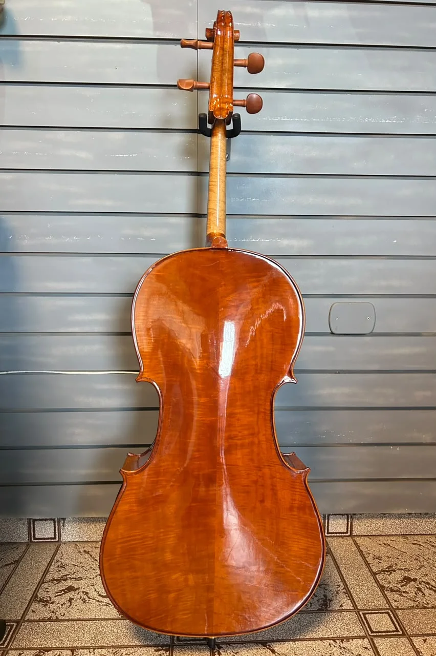 CELLO EAGLE CE 300 na Musicaltec